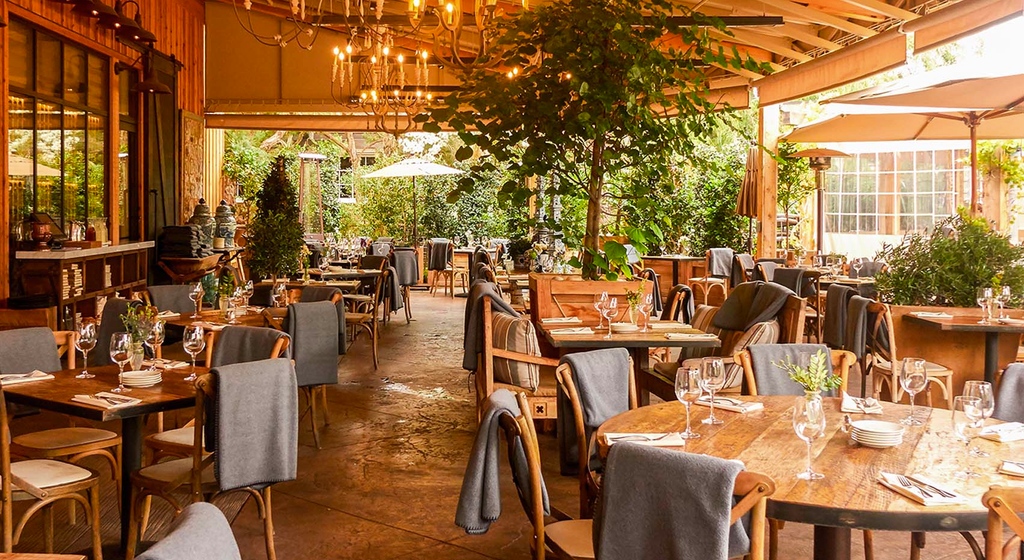 East_Imperial's tweet photo. #Eastimperial is now proudly poured at Farmhouse at Roger's Gardens, named one of OpenTable's 100 best outdoor dining restaurants in America. #EISB #AsServedAt https://t.co/YWjeWkD2iE