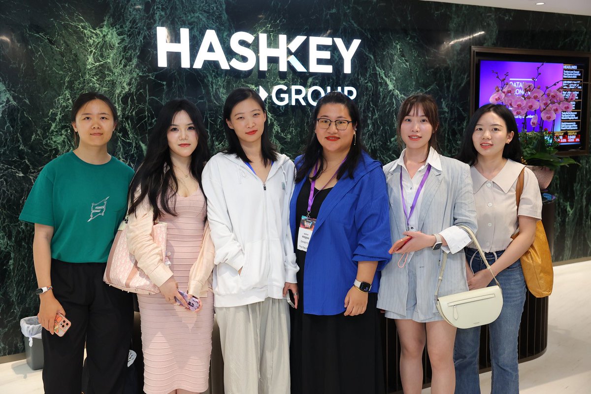 HashKeyExchange's tweet photo. "Blockchain And Digital Finance Infra Day" co-hosted with @iPeakoin and @0xCregis came to a successful close!
A big shoutout to our amazing speakers and attendees for making it such a memorable day. 

@boxmining @PythNetwork @ande_western @YBBCapital @John_YBB @piginflying @axelarnetwork @Satoslim_x @MixPayProtocol

and special thanks to event organizer and community partners @Web3husky.

Let's keep the momentum going again today!

#HKweb3festival #HashKey #blockchain