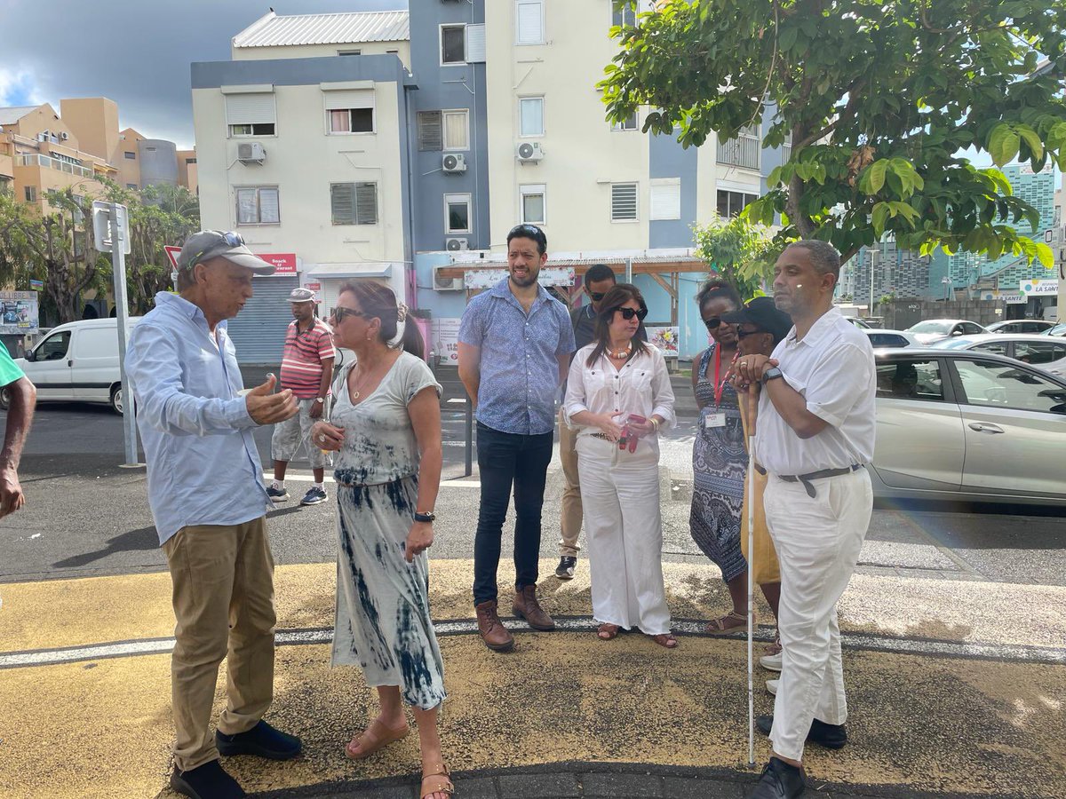 🏥 #LaRéunion Visite des sites de @rs_muta : boutique optique et audio, centre bien-être, jardins partagés Camélia, tiers lieu de la congrégation des filles de Marie, et un concert. C’est une vision globale de la santé dans toutes ses dimensions très concrètes !