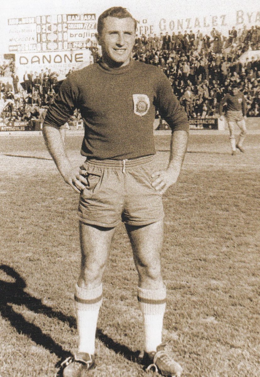 RCD_Mallorca's tweet photo. L'autor del primer gol del Mallorca a Primera Divisió i una autèntica llegenda del club compleix avui 90 anys.

Molts d’anys, Joan Forteza! 👏🏻❤️ https://t.co/mK7Q50JE9y