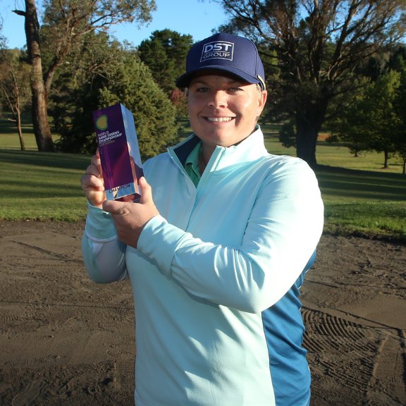 Congratulations @LydiaHallGolf, the first Women's World Sand Greens champion. #WorldSandGreens | @GolfNSW