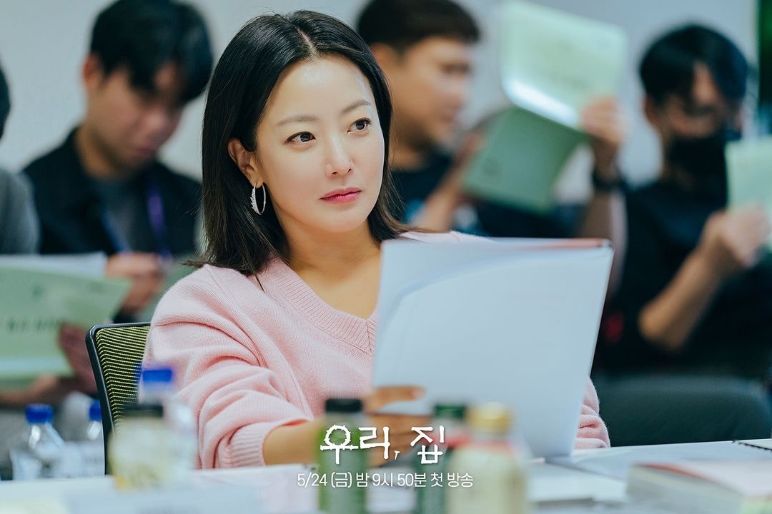 The Queen is baaack!! Finally, we'll see you on kdrama again. #kimheesun #ourhome