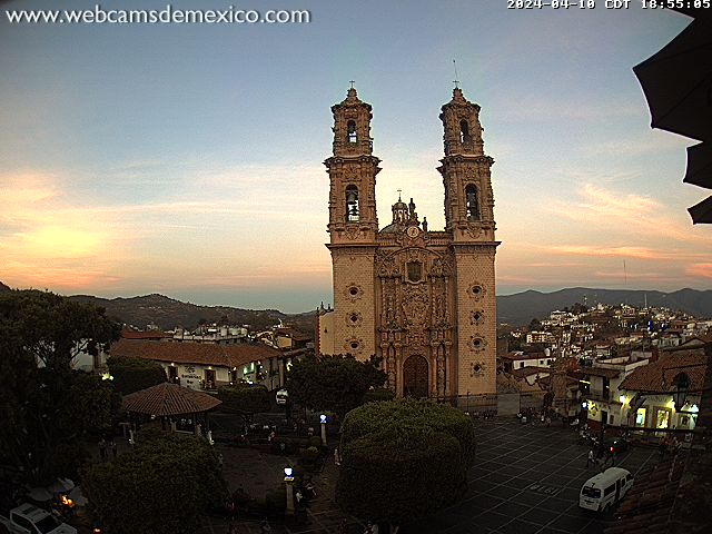 Así termina este miércoles en el #PuebloMágico de #Taxco, #Guerrero.
Vista hacia el Templo de Santa Prisca. webcamsdemexico.com/webcam/taxco-c…