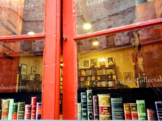 GALATEA_Books's tweet photo. "Tu hogar no es donde naciste; el hogar es donde tus intentos de escapar cesan." (Naguib Mahfuz)
Feliz jueves para tod@s, y acordaos de visitar librerías!!! https://t.co/0YiJ5B8NIE