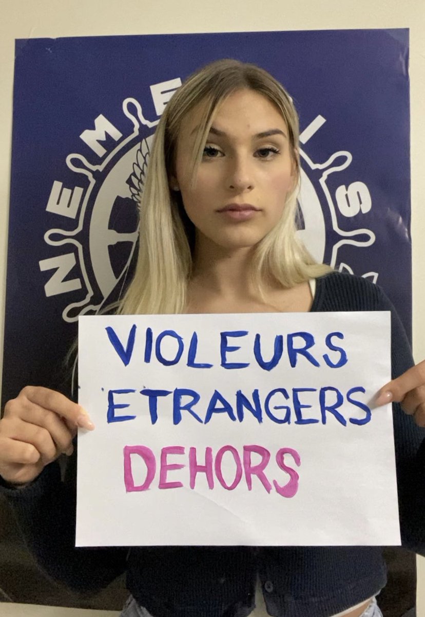 Oxana_nmss's tweet photo. N’ayez pas peur de vouloir le bien pour votre pays. 
Les violeurs étrangers n’ont rien à faire sur notre sol.

 Prenez-vous en photo avec notre slogan en soutien au @Coll_Nemesis et @yona_nms 🪽 https://t.co/rBybXyMmo1