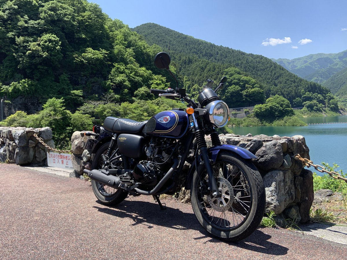 Mi_ke8185's tweet photo. 名前：みけ
性別：🚹
年齢：20
住み：埼玉
身長：171
愛車：Kawasaki W175 SE、YAMAHA YB125SP
趣味：バイク、模型
一言：バイク乗りだして11ヶ月の新人です🔰

#バイク乗りと繋がりたい 
#バイク好きと繋がりたい 
#バイク乗りとして自己紹介 https://t.co/E1yjvFar5k