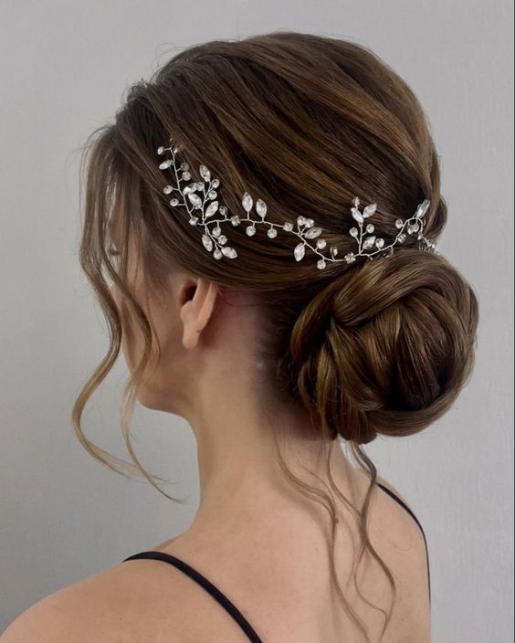 Wedding Hairstyle Inspiration
.
.
#WeddingHairstyle #BridalHair #HairInspiration #BrideToBe #WeddingBeauty #HairstyleIdeas #WeddingPrep #BridalLook #WeddingDayHair