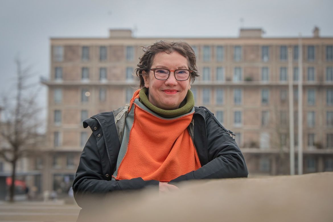 💬 Invitée du festival Are You Experiencing ?, l’artiste québécoise Caroline Hayeur présente sa série sur les dormeurs réalisée dans le cadre d’un travail sur la mémoire d’habitants ayant vécu les bombardements de 1944 et la Libération. ➡ Rencontre : lehavre.fr/actualites/car…