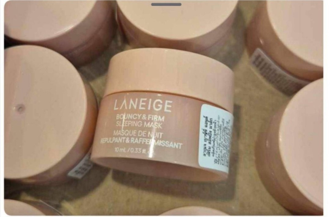 ⭐ พร้อมส่ง ⭐

Laneige Bouncy & Firm Sleeping Mask 10ml 

Sleeping เนื้อ Sherbet นุ่มๆ ตื่นมาผิวชุ่มชื้น หน้าเด้งฟู ผิวดูแน่นเฟิร์ม 

ตลับล่ะ 99฿ 
ค่าส่งเหมา 40฿ 

#ของแท้เคาท์เตอร์ไทย