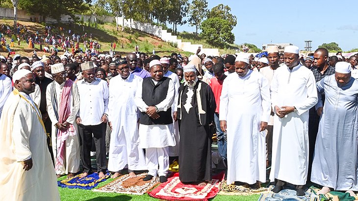 opaisonline's tweet photo. Sociedade
Muçulmanos celebram Eid al-Fitr, que marca o fim do Ramadão
#eidalfitr #ramadao #muculmanos #opaisonline #opais #gruposoico
https://t.co/jJKbDAINtm https://t.co/iNtfFuvdj2