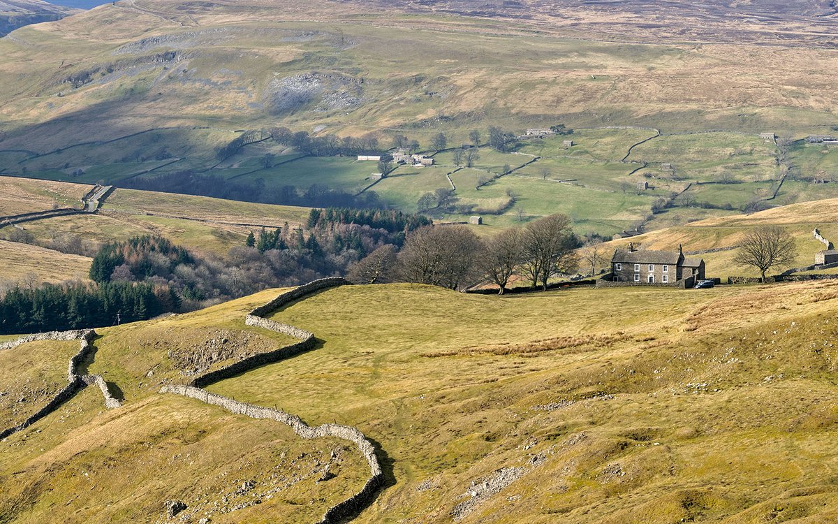 High up above Swaledale, Yorkshire Dales NP