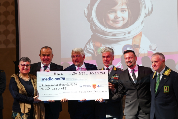 Grazie ai fondi raccolti dai Finanzieri del Lazio #insieme a #FondazioneMediolanum oltre 57.000 euro erogati a <a href="/AngsaLazioOnlus/">Angsa Lazio</a> per la cura dei ragazzi affetti da Disturbo dello spettro autistico
Più info e 📷 >> fmed.it/facciamoli-pro…