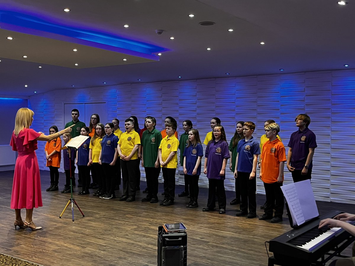 We are a youth choir, supported by Greater Manchester Fire Service. We practice on a Tue.If your child loves to sing we would love them to join Appeared on @BBCNews NW tonight &@BBCBreakfast and Christmas special of Brassic last year. @burymayor @Livs_Trust