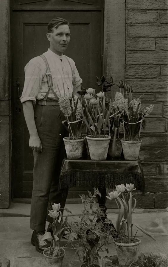 Getting ready for the weekend flower show, circa 1900. Subject and photographer unknown - any clues @alton_benes ?