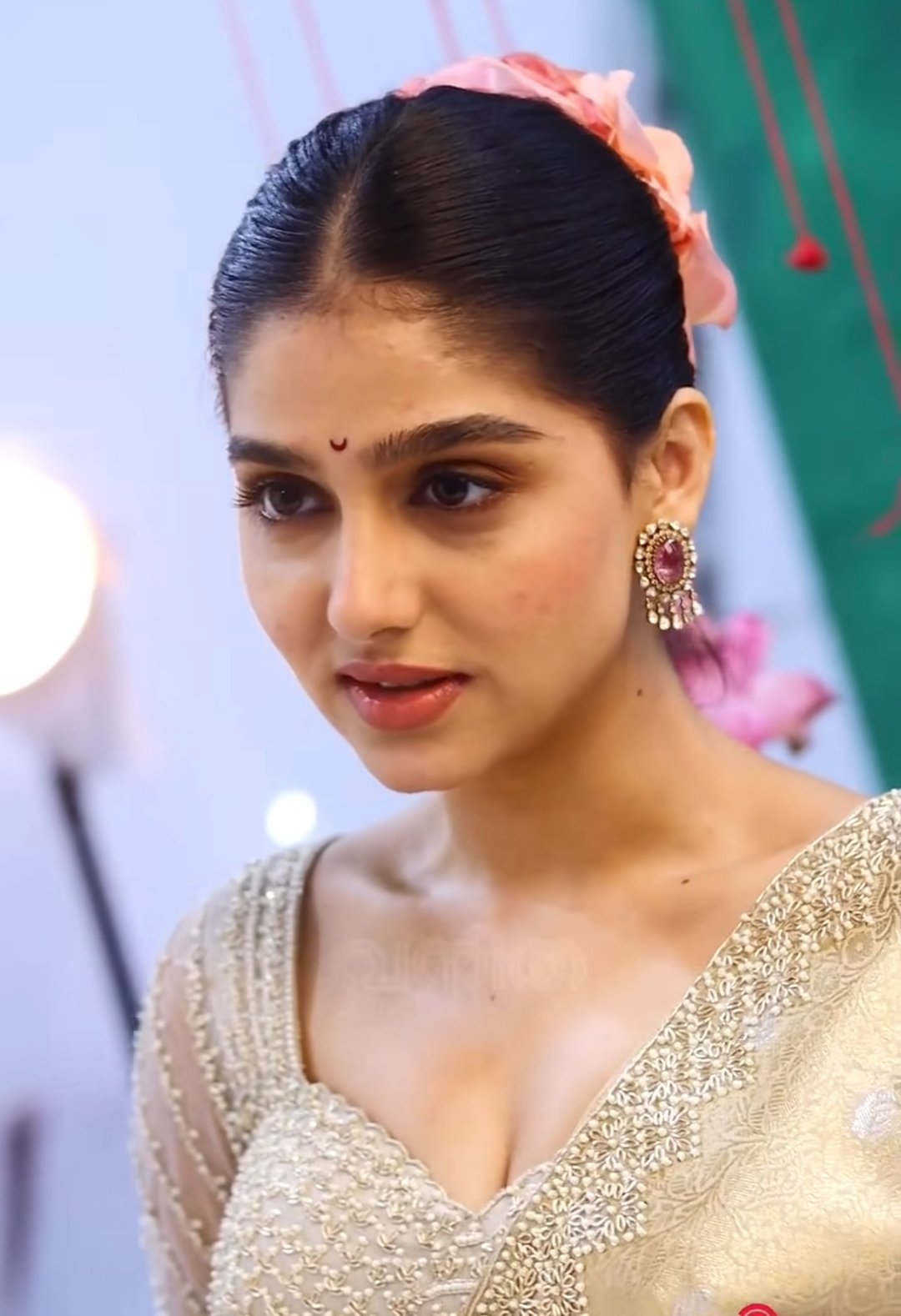 GK3hjrkbgAAziu5?format=jpg&name=large