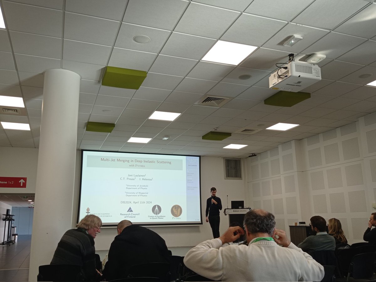 Joni Laulainen has a slightly more generous talk slot as already the third speaker in the session.