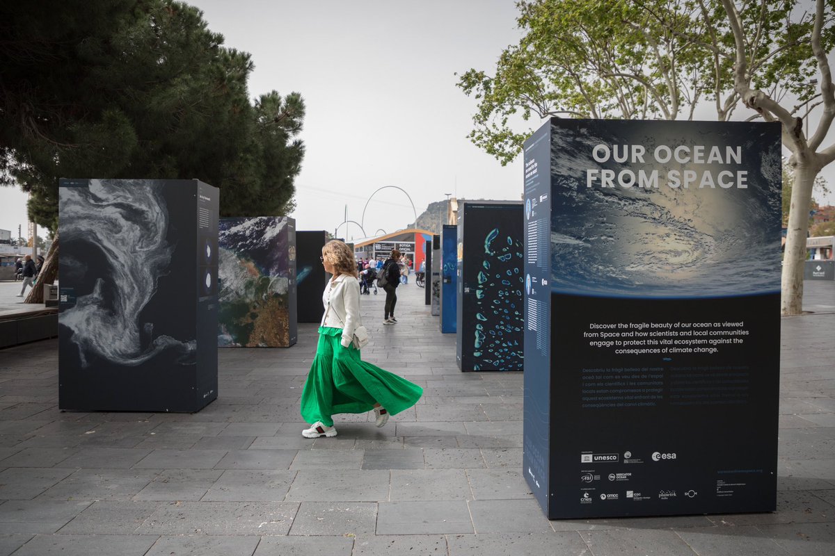 Have you checked out our #Barcelona @ocean_exhibit? 'Our Ocean from Space' is a travelling exhibition examining the ocean's dynamics as viewed from Space, using stunning Earth observation satellite images, augmented reality & interactive interviews. Exhibit by @esa and @UNESCO