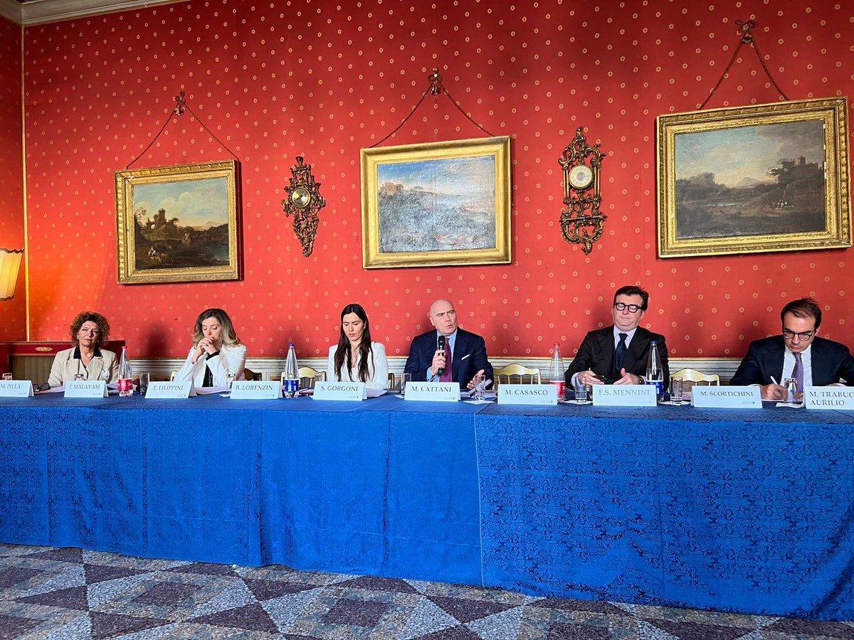 Viviamo una fase epocale per la #salute in termini di sviluppi scientifici. Al convegno “Healthcare Shift" (Fondazione Mesit - <a href="/CEIStorvergata/">CEIS Tor Vergata</a>) ho sottolineato la necessità di rendere competitiva l'Europa valorizzandone le risorse e favorendo l'accessibilità all’#innovazione.