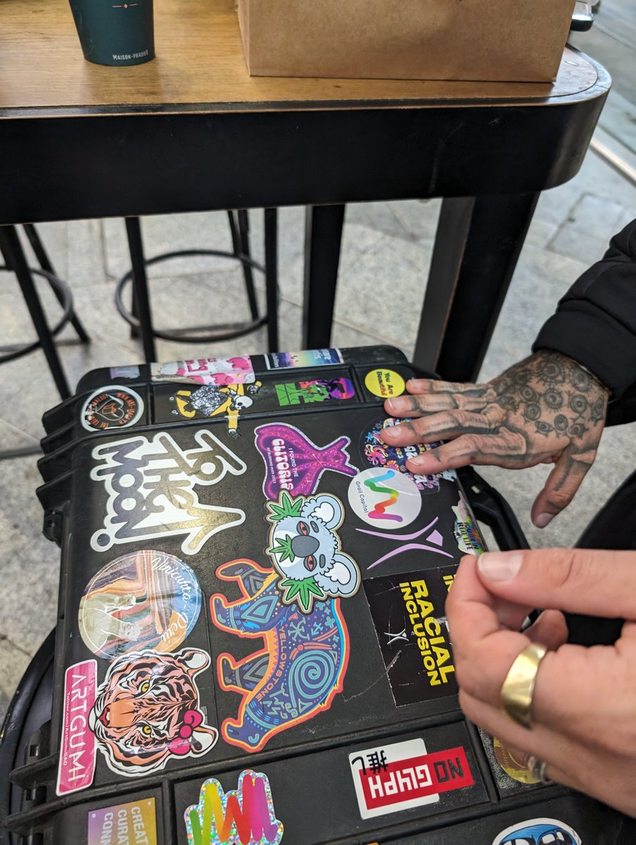 The iconic Super8 suitcase of @justinaversano now has a new sticker 👀 @grailcap