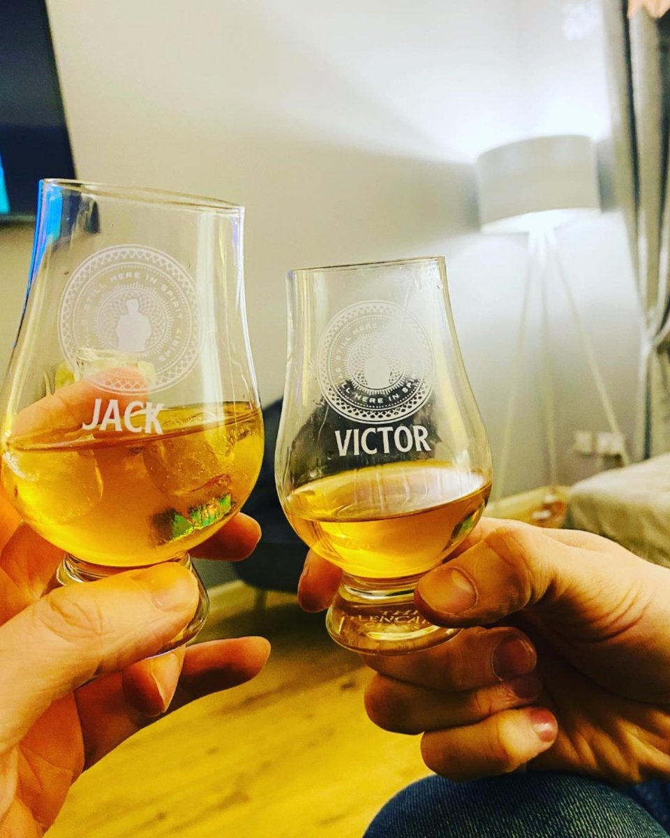 Have ye ever seen such a perfect picture? 

A little birdy told us yer thinking aboot treating yerself tae a bottle of J&V, and we think ye deserve it 🥃  

📸 John Mcarthur

 #jandvwhisky #stillgame #stillhereinspirit