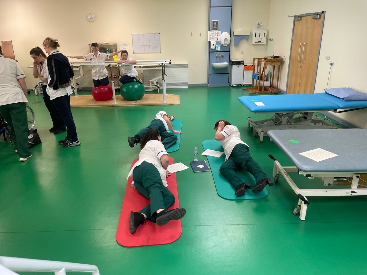 A spot of practical IST about amputee rehabilitation this week. We looked at all things PPAM aiding, core strength, glute strength and backwards chaining 🦿 #ProfessionalDevelopment #alwayslearning #teamtraining