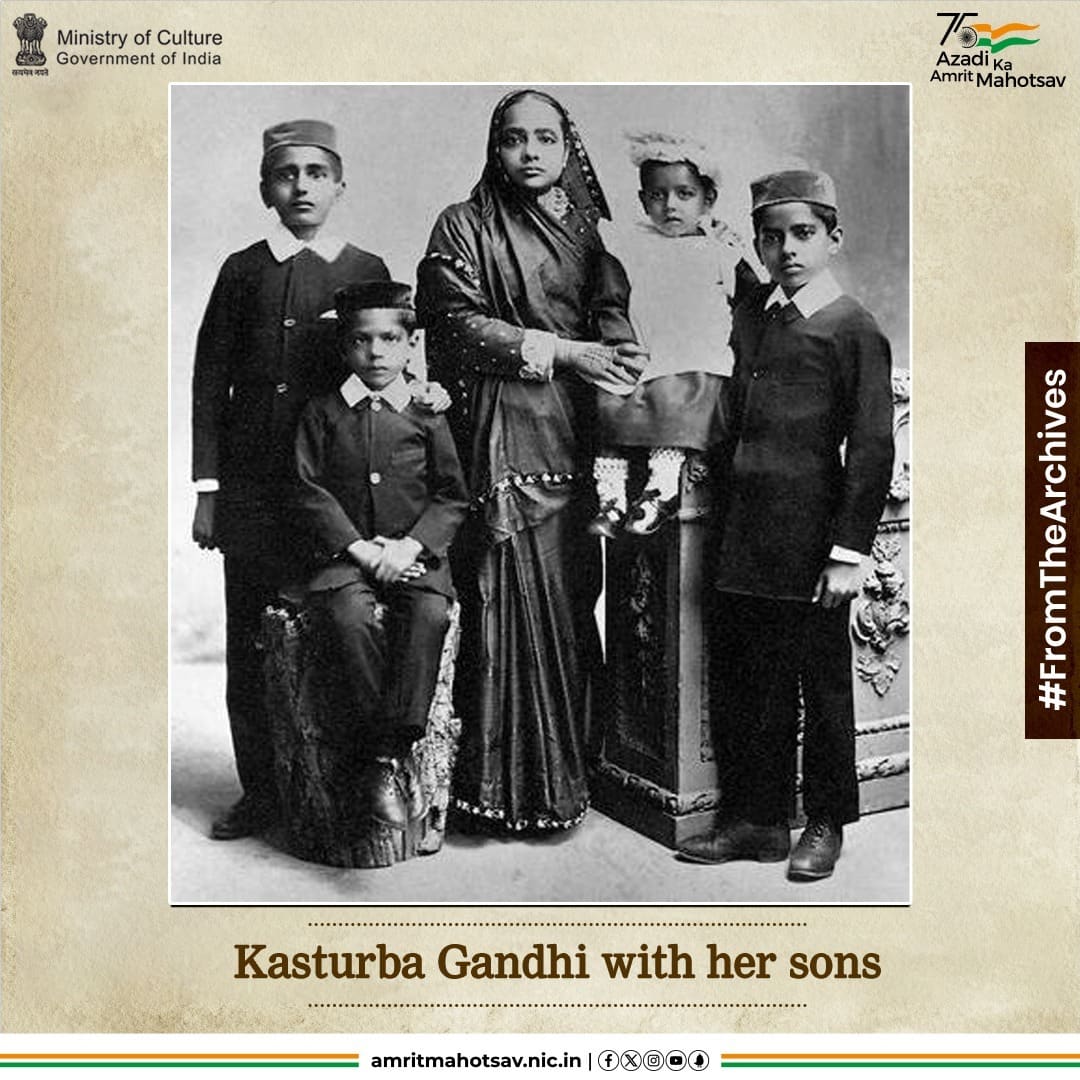 Popular as 'Ba', #KasturbaGandhi actively participated in the freedom movement alongside Mahatma Gandhi. On her birth anniversary, sharing a #RareAndUnseen image of her with her sons. 

#AmritMahotsav #FromTheArchives #MainBharatHoon  

IC: @IndiaHistorypic
