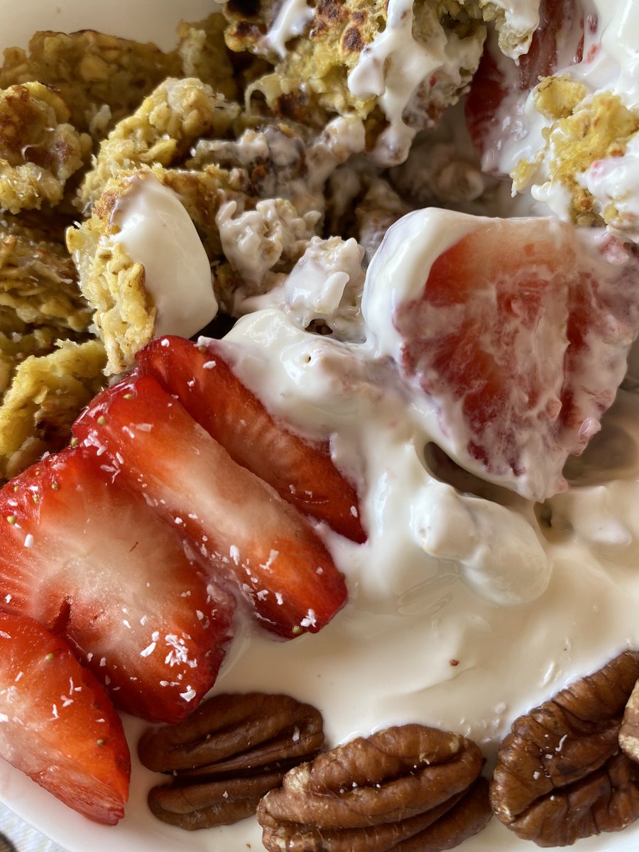 good morning! scrambled oats for breakfast 🫶