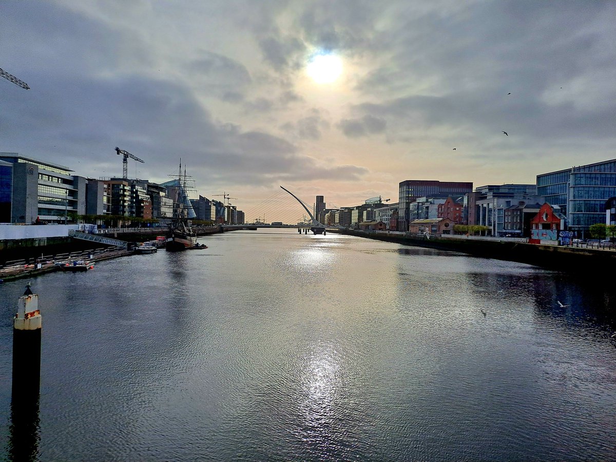 Nice morning on the Liffey, sun trying to break through.