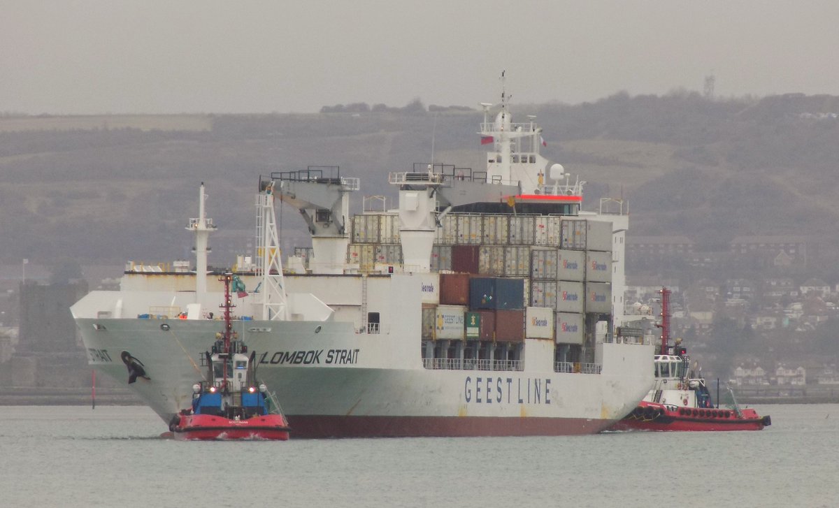 Our tugs assisting @GeestShipping 'Lombok Strait' outbound from @PortsmouthPort ⚓️ 📸 Tony Weaver