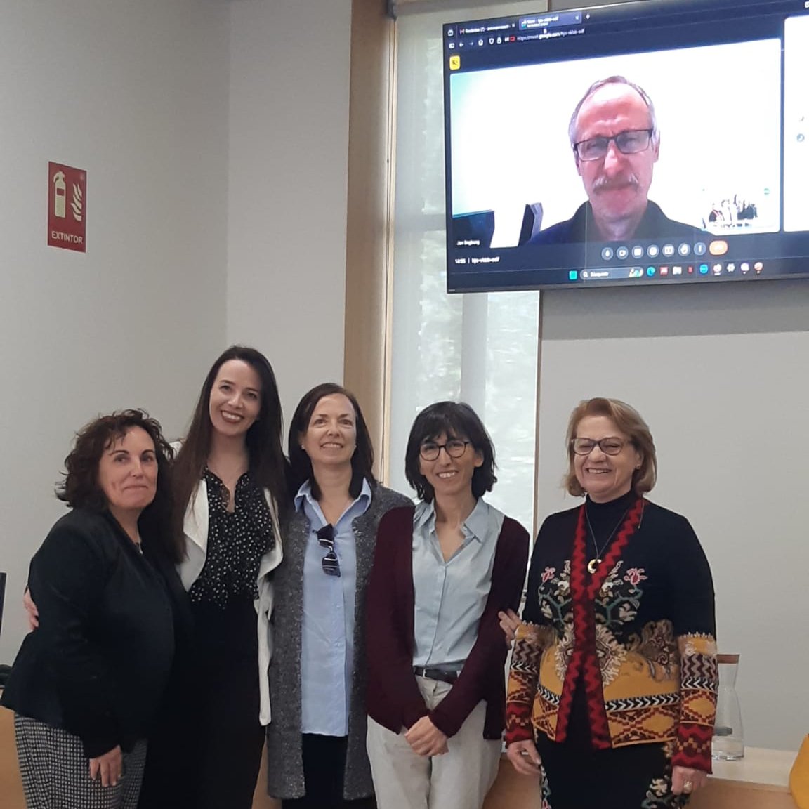 Genci 2.0 (@digital_genres) on Twitter photo Congratulations to our new Doctor Ana Cristina Vivas (<a href="/avivasperaza/">Ana Cristina Vivas Peraza</a> )! She successfully presented her thesis on persuasive #scicomm, well done!! 👏👏 Congratulations to our new Doctor Ana Cristina Vivas (<a href="/avivasperaza/">Ana Cristina Vivas Peraza</a> )! She successfully presented her thesis on persuasive #scicomm, well done!! 👏👏