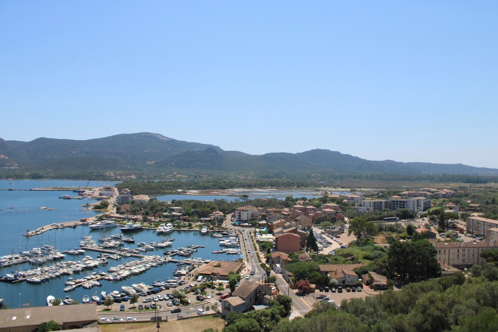 Travaux du port de Porto-Vecchio : 'Un mal pour un bien', jugent les restaurateurs corsematin.com/article/econom…