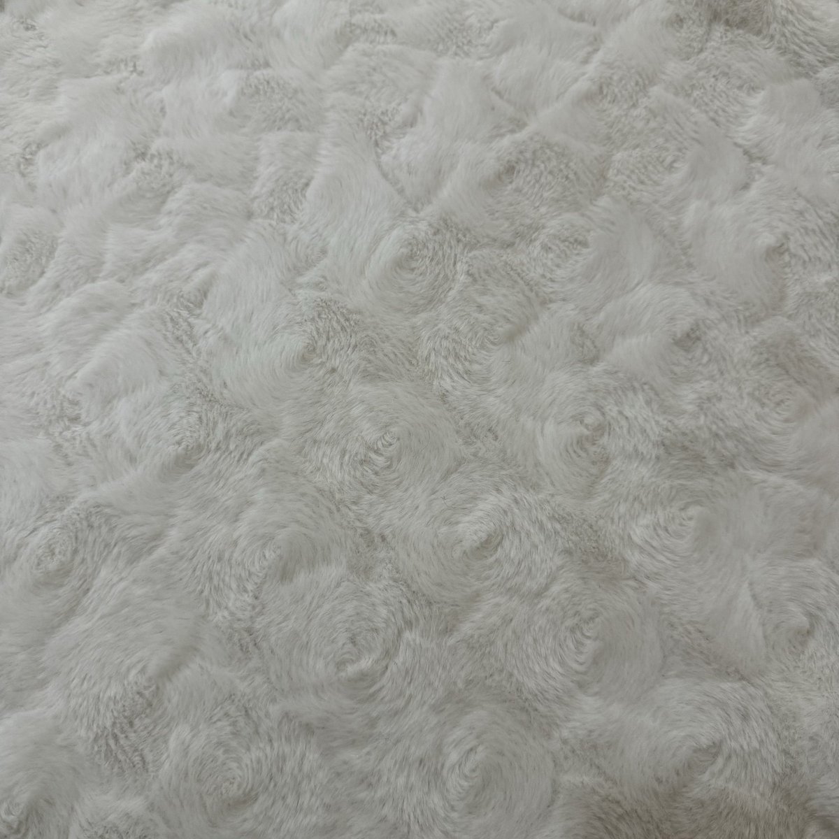 Faux fur fabric,rabbit fleece
DDSbrushed one side
Weight:200gsm
Width:customized(normally150cm-240cm
Material:100%polyester
#fabrics #fabric #fabricdesigner #fleece #fabricstore #factory #fabricdoll #fleeceblankets #fabricfactory #blanket 
#plushtoy  #fauxfur #rabbitfleece