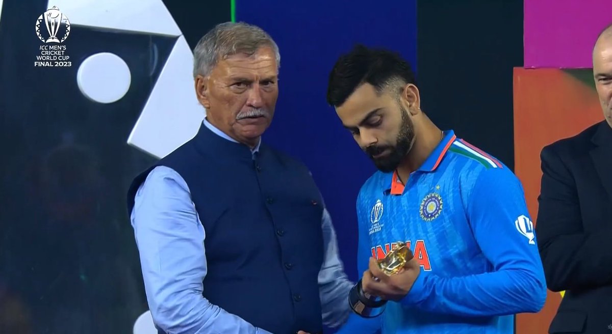 Virat Kohli's stats in CWC 2023

Matches : 11
Runs : 765
Average : 95.63
HS : 117
50s : 6
100s : 3 .

He won player of the tournament ( POTT ) award .