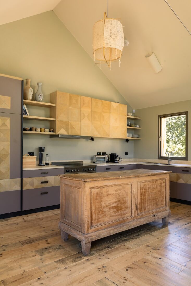 roman_c's tweet image. Kitchens of the Week: 5 More Creative Reuse Designs By Retrouvius, Salvage Edition dlvr.it/T5M7zH #AntiquesVintage #WoodFloors #Backsplashes | BidBuddy.com