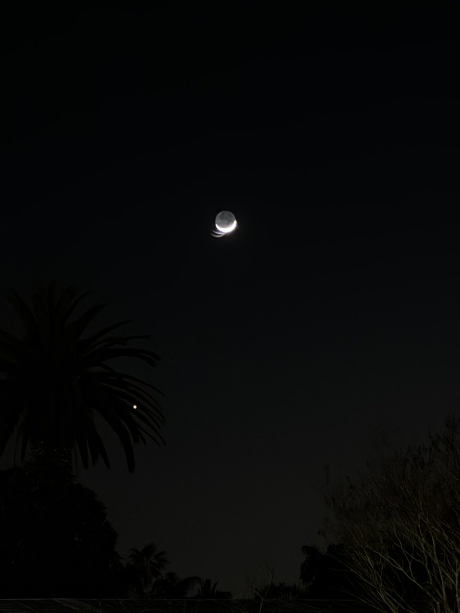 More shots with various exposure settings.
#crescentmoon