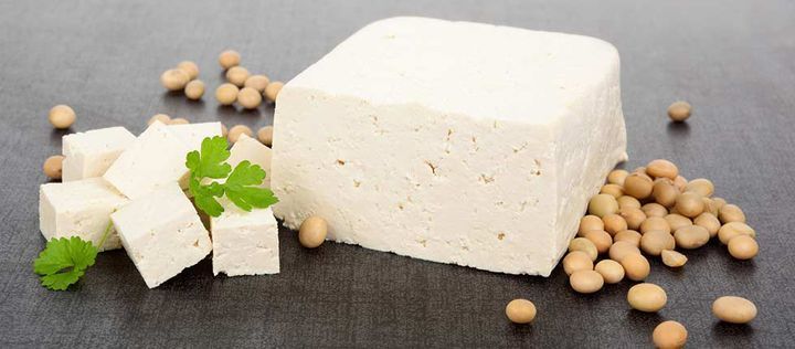 bzfe_de's tweet photo. #ImpulsderWoche: #Tofu, #Seitan, #Tempeh, #Lupino – Sie würden gerne mal pflanzliche Alternativen zu Fleisch ausprobieren, wissen aber nicht, was sich wie zubereiten lässt? Wir geben Ihnen einen Überblick ➡️  https://t.co/jU4MEDx9Pf https://t.co/oDPxscpzdJ