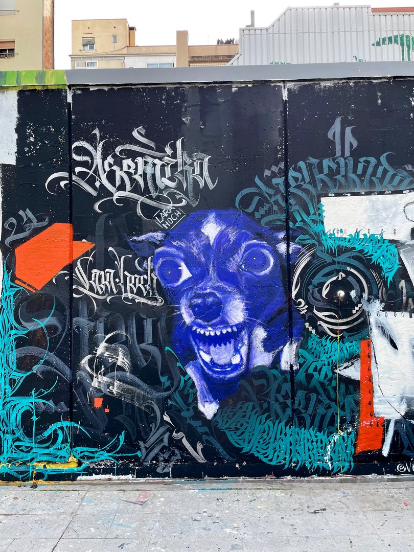 Artist: <a href="/larmore/">Lisa Larmore</a>
Wall: #Barcelona #JardinsCaterinaAlbert #pintura #colores #muralismo #mural #streetartbarcelona #arteenlacalle #artalcarrer #artist #arte #streetartbcn #graffiti #graffitibarcelona #streetart #barcelonastreetart #montanacolors #arteurbano #wallspot
<a href="/rebobinart/">Rebobinart</a>