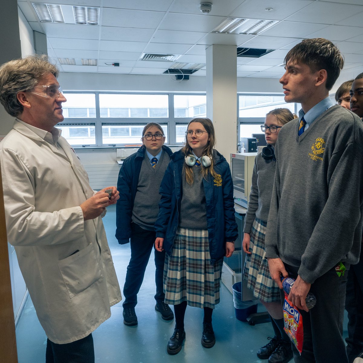 We hosted TY students from @WilsonsHospital this week for the 4th annual Think Smart, Create Green @EU_CONEXUS project! 🌍 They kicked off with a #ClimateFresk workshop, toured SETU's labs and presented their project 'Reef Relief' for an upcoming international schools contest.