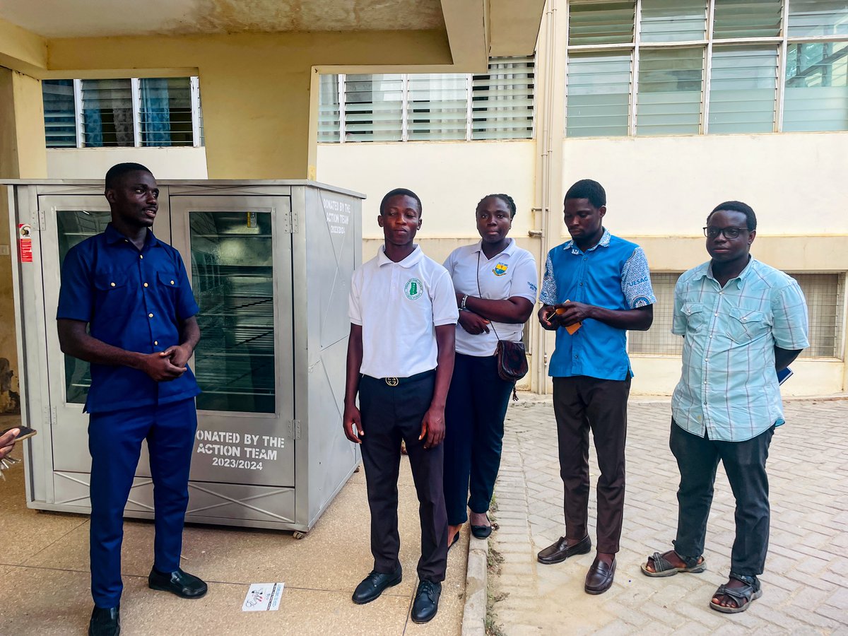 voiceofcctusrc_'s tweet photo. Attention all students,

We are excited to inform you that the SRC has donated an industrial oven to the CCTU HCIM department. This valuable addition will enhance their learning experience and practical skills in the field. Let's continue striving for excellence.

Thank you https://t.co/ve6HEH7wae