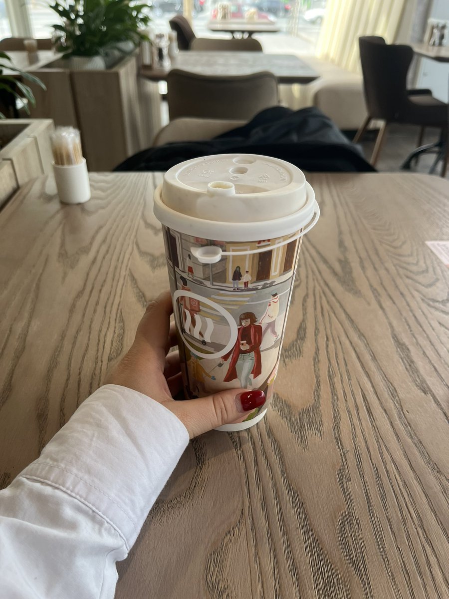 krutoteka's tweet photo. Девушка: работает и развивается чтобы стать богатой
Женщина: пьет кофе с корицей в четверг https://t.co/A8a95cHcBH