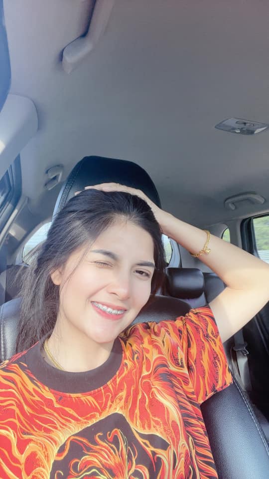 ถ้าจะรัก เดียวเขาก็ทักมาเองอะ