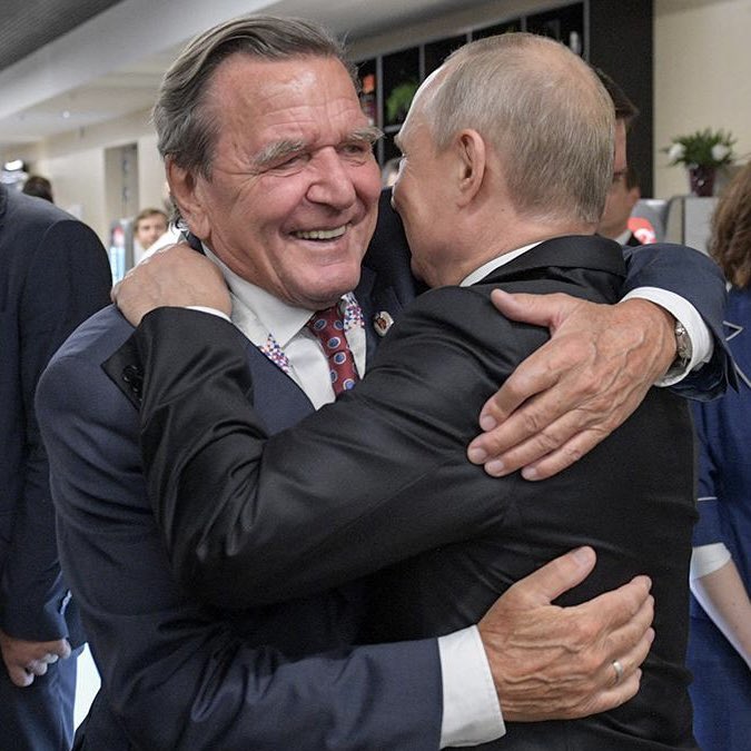 Putin’s friend Gerhard Schröder has lost his lawsuit against @BILD over Navalny’s interview Gerhard Schröder, the main lobbyist for Putinism in the West and former councilor, has lost his lawsuit against BILD’s interview with Alexei Navalny that was published in the autumn of…