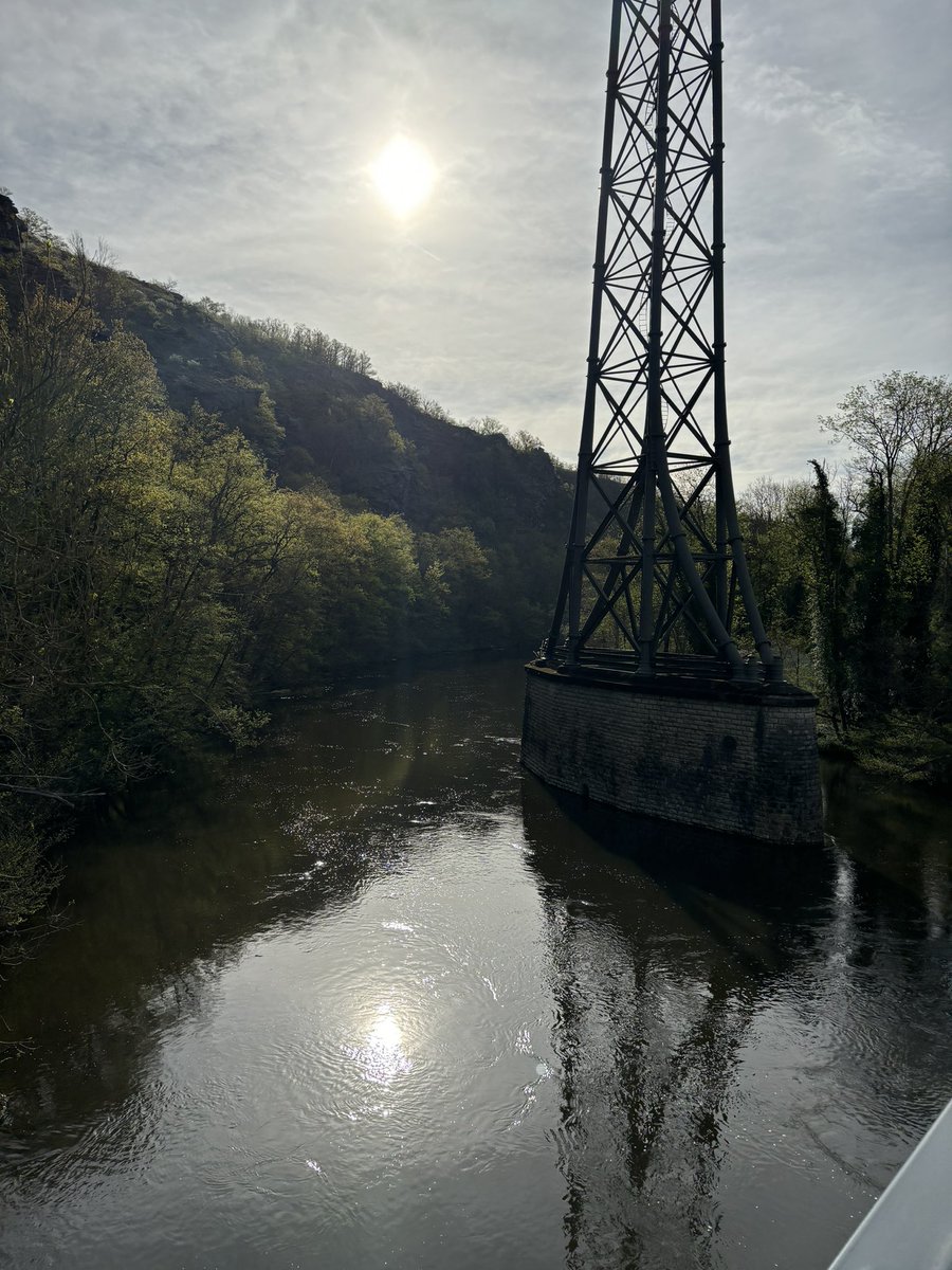 Le département investit sur ses ponts et les aménagements qui valorisent notre patrimoine d exception. #gannat #rouzat #sioule #eiffel #viaduc 1million7 de commande publique sous MO du dep. Collectivités 1er investisseurs avec les cofinancements région et état. @claude_riboulet