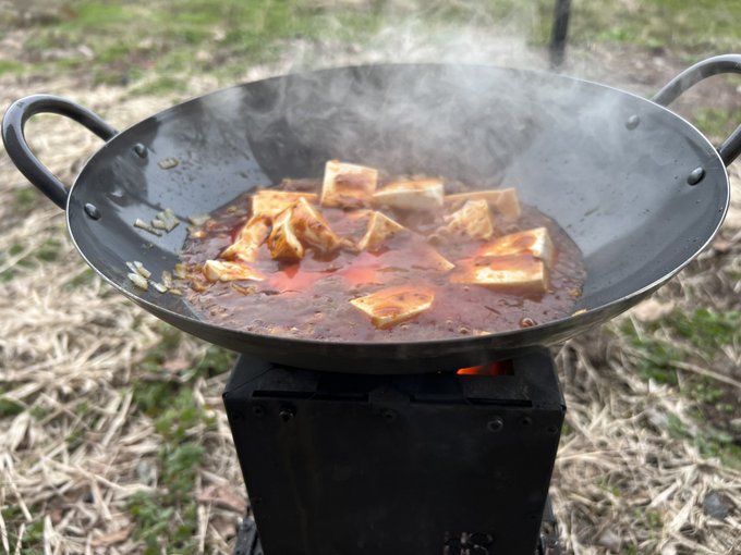 ああ、ダンジョン飯(村の鍛冶屋さんとダンジョン飯コラボ鍋) 