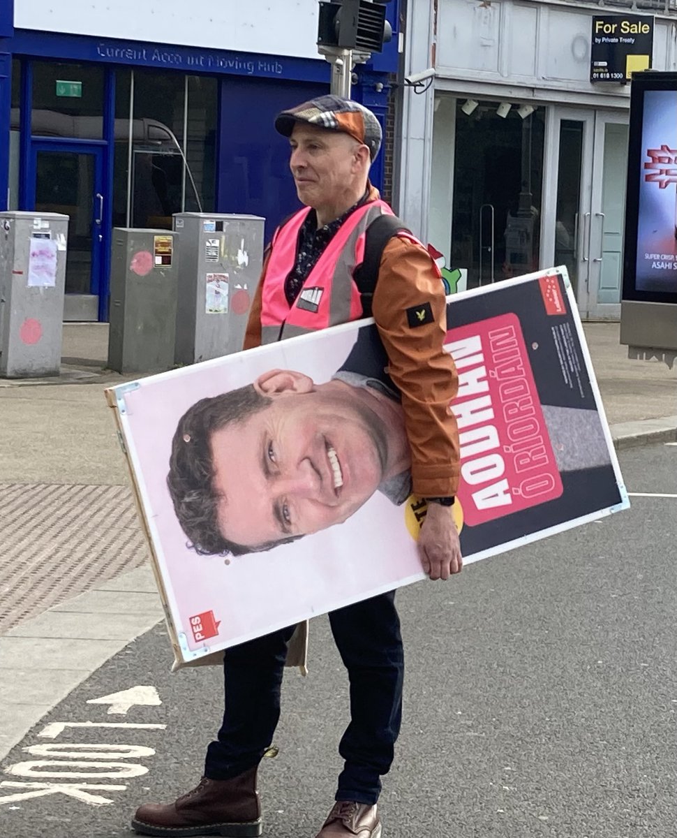 A brilliant team out this morning on Stephen’s Green on a lively canvass for ⁦@AodhanORiordain⁩ ⁦@labour⁩ #FortheLoveofDublin