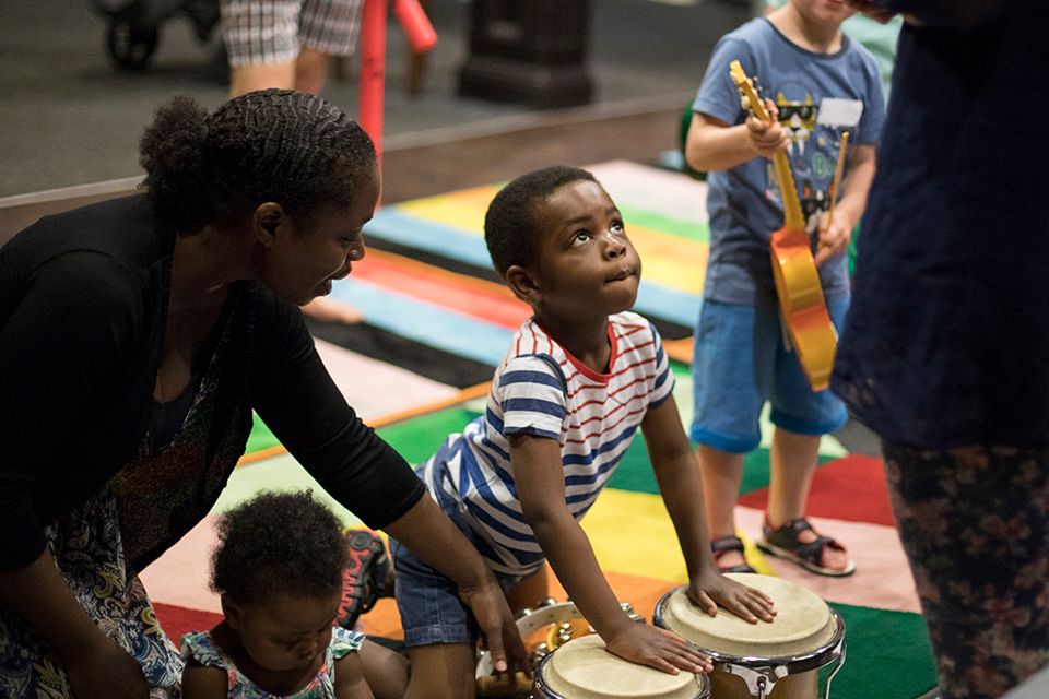 🛎 Funding Opportunity 🛎 @YouthMusic has launched a £1.5 million fund dedicated to early years creativity. 🎼 Recipients will receive a three-year grant of up to £120,000 and tailored support from Youth Music. 🎤 See @fundraisinguk for more info ➡️ rebrand.ly/ycmg8d1