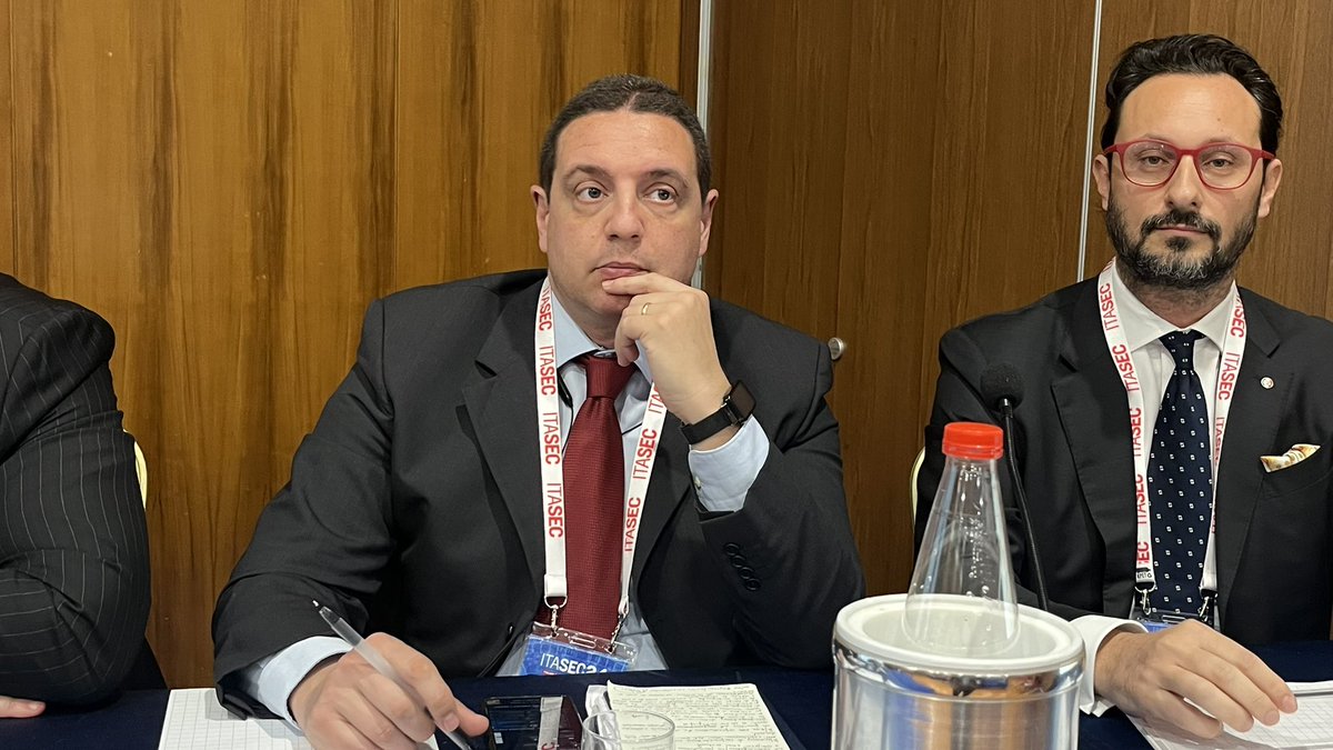 ITASEC_Conf's tweet photo. 📢 Come la Generative AI sta cambiando gli approcci alla cybersicurezza. Platinum sponsor panel con @Alvise_Biffi @BVTECHGroup; Marco Braccioli DP; Domenico Stranieri @microsoftitalia; Federico Diamantini @SonicWall.
#⃣ #ITASEC24 #cybersecurity #Salerno
https://t.co/1N8Os3LveJ https://t.co/MqubTBX3o7