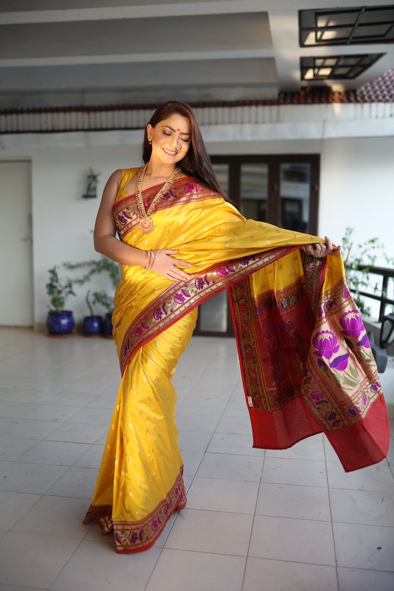🌞 🌻 ☀️🥻🌸🌼🌺 #sonaleekulkarni #marathimugi #sarilove #sari #paithani #yellow