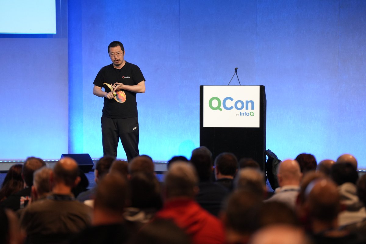 I had a great time at QCon London this week. Made some new friends, got inspired by another @ghohpe talk, and finally met @georgemao in person! Thanks @bibryam for inviting me to speak on the Cloud Native track. I hope everyone who came to my talk learnt something about