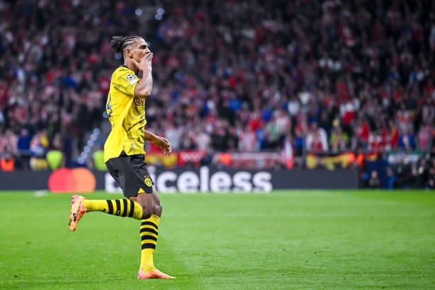 unserfussball's tweet photo. 📊Hier soir, Sébastien #Haller a marqué son 12e but lors de sa 13e apparition en Champions League
🤖Seul Erling Haaland a atteint cette marque en moins de matchs dans l'histoire de l'#UCL (10)
🇨🇮 L'Ivoirien égale le record de Simone Inzaghi (12 buts en 13 matchs) #BVB #ATMBVB https://t.co/a4V2PABmLi